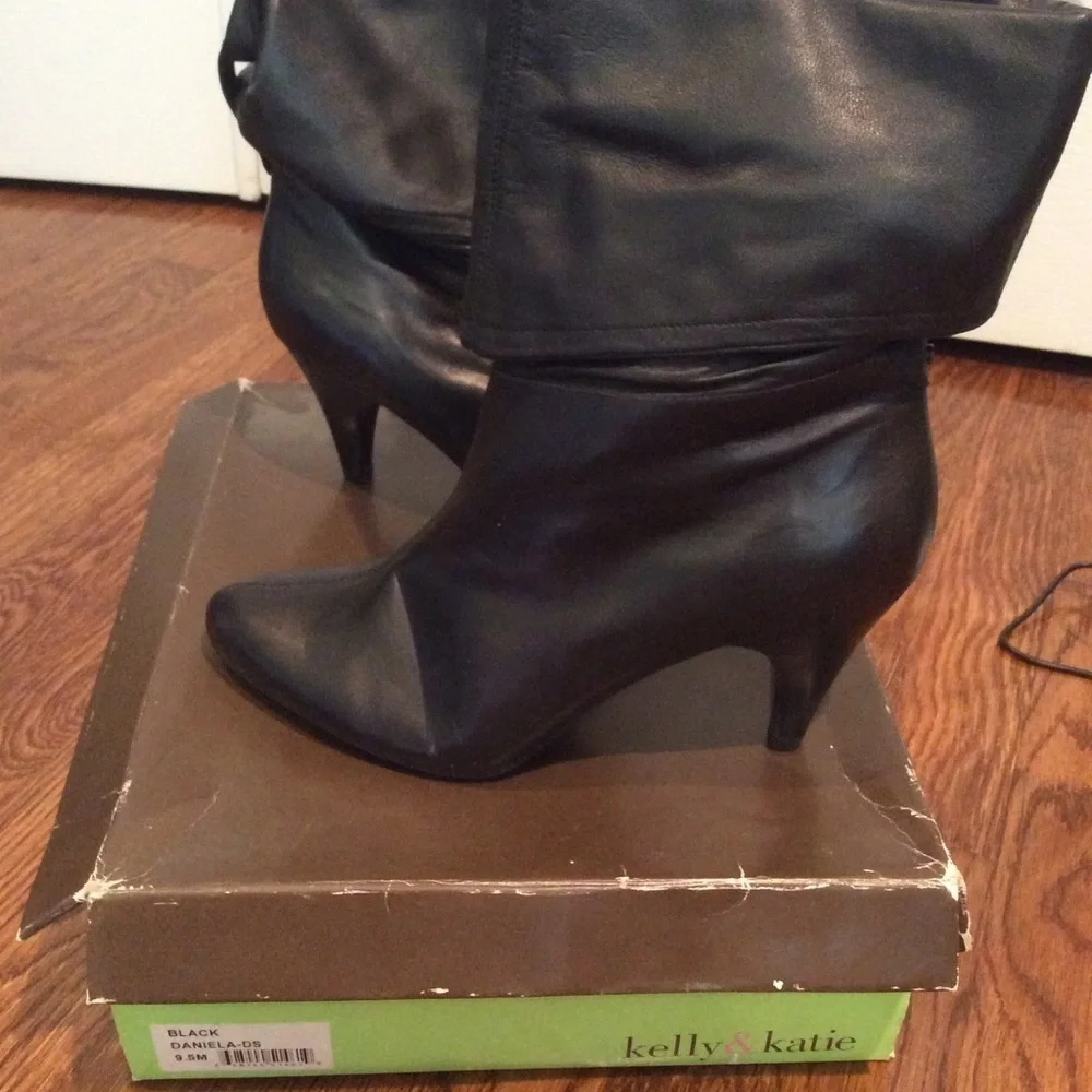 Connie‎ pleather boots